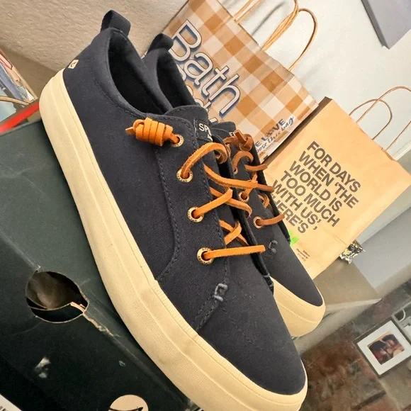 Sperry new shoes - Picture 1 of 3